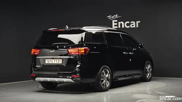 Main__Slider__Photo:Canival Kia 2018.8-1