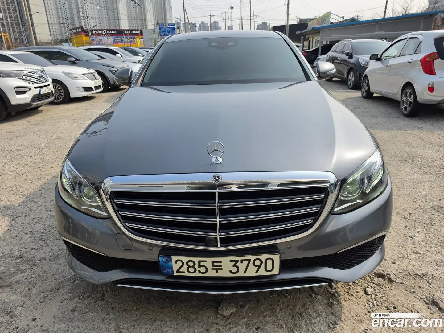 Main__Slider__Photo:E-Class Mercedes-Benz 2018.11-1