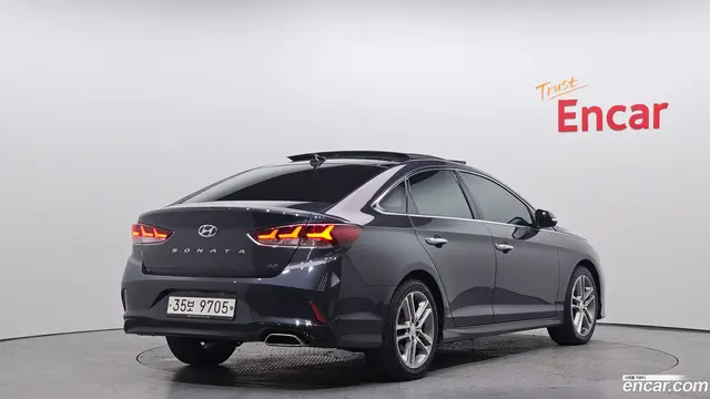 Main__Slider__Photo:Sonata Hyundai 2017.10-1