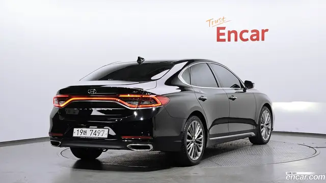 Main__Slider__Photo:Grandeur Hyundai 2019.4-1