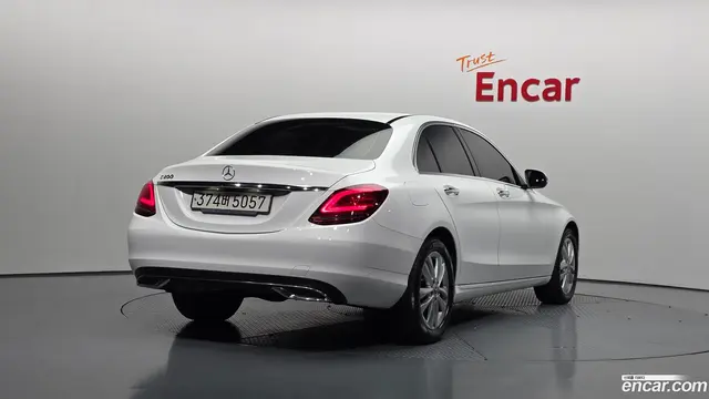 Main__Slider__Photo:C-Class Mercedes-Benz 2020.5-1