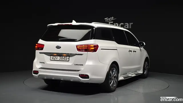 Main__Slider__Photo:Canival Kia 2018.3-1
