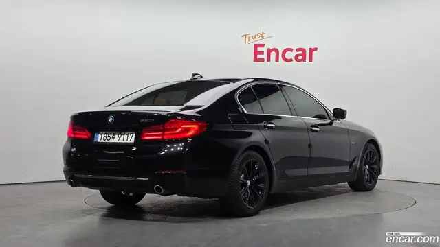 Main__Slider__Photo:5-Series BMW 2018.6-1