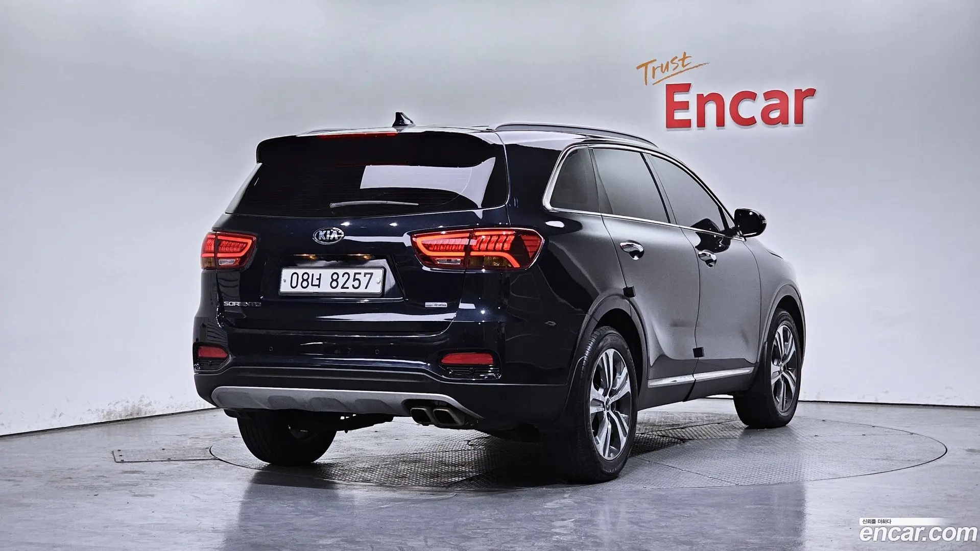 Main__Slider__Photo:Sorento Kia 2017.7-1