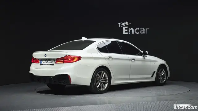 Main__Slider__Photo:5-Series BMW 2017.11-1