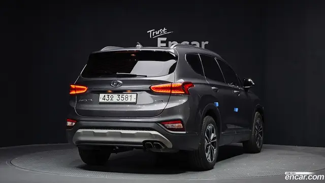 Main__Slider__Photo:Santafe Hyundai 2019.2-1