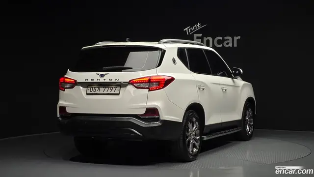 Main__Slider__Photo:Rexton KG Mobility 2018.9-1