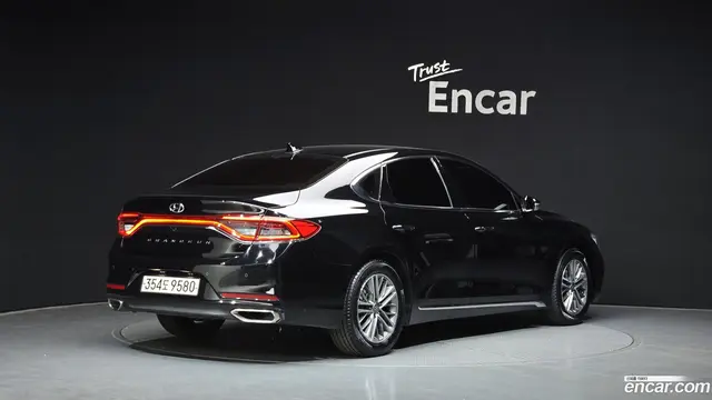 Main__Slider__Photo:Grandeur Hyundai 2018.7-1