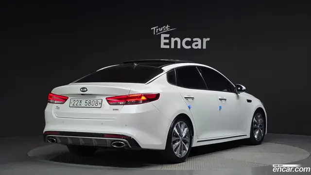 Main__Slider__Photo:K5 Kia 2015.7-1