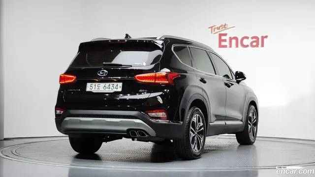 Main__Slider__Photo:Santafe Hyundai 2018.3-1