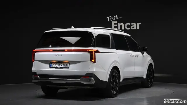 Main__Slider__Photo:Canival Kia 2024.2-1