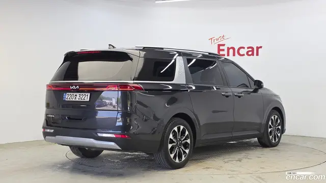 Main__Slider__Photo:Canival Kia 2023.3-1