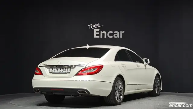 Main__Slider__Photo:CLS-Class Mercedes-Benz 2015.11-1