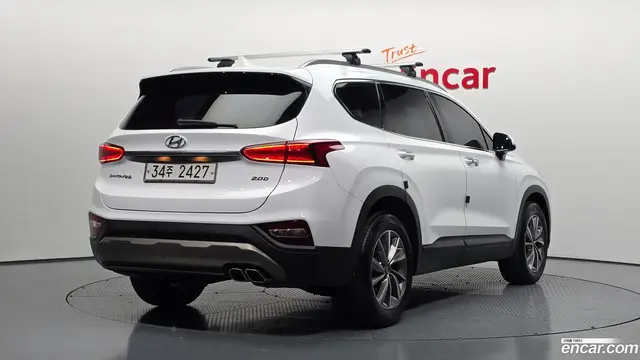 Main__Slider__Photo:Santafe Hyundai 2018.5-1