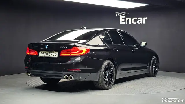 Main__Slider__Photo:5-Series BMW 2019.6-1