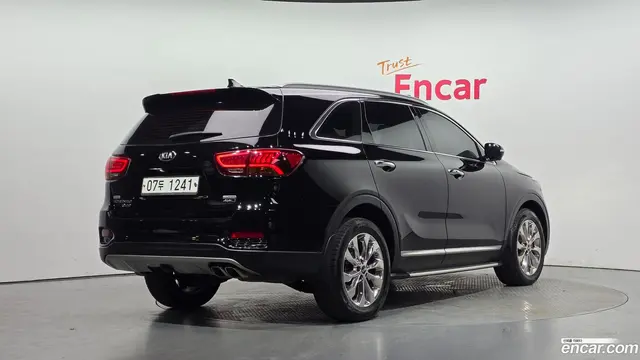 Main__Slider__Photo:Sorento Kia 2017.7-1