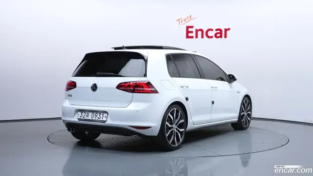 Main__Slider__Photo:Golf Volkswagen 2016.1-1