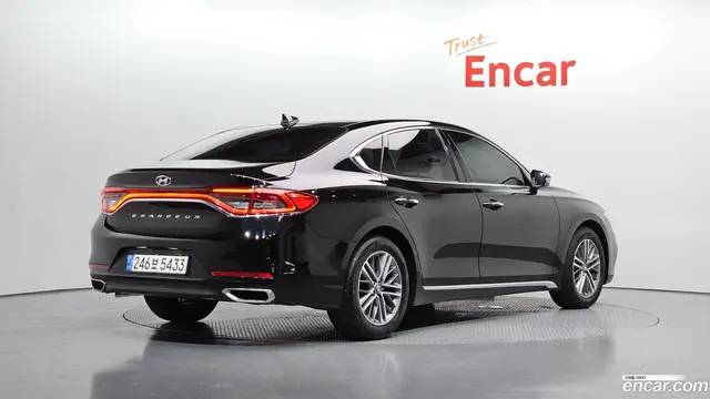 Main__Slider__Photo:Grandeur Hyundai 2018.6-1