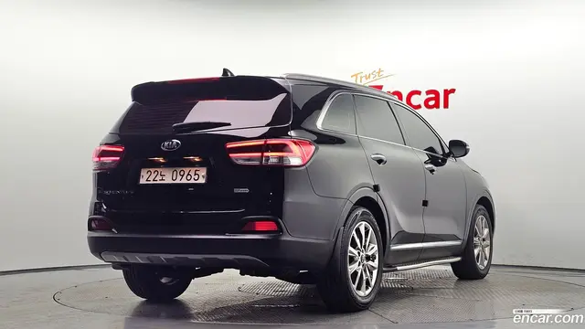 Main__Slider__Photo:Sorento Kia 2016.3-1