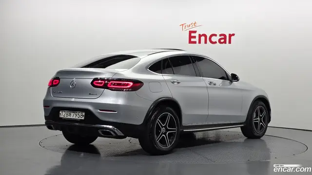 Main__Slider__Photo:GLC-Class Mercedes-Benz 2020.0-1