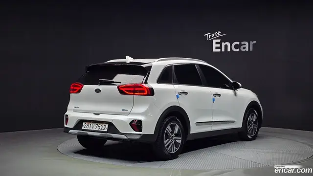 Main__Slider__Photo:Niro Kia 2019.9-1