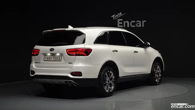 Main__Slider__Photo:Sorento Kia 2019.7-1