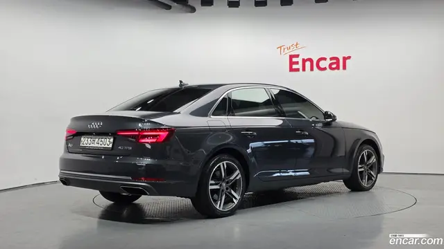 Main__Slider__Photo:A4 Audi 2019.11-1