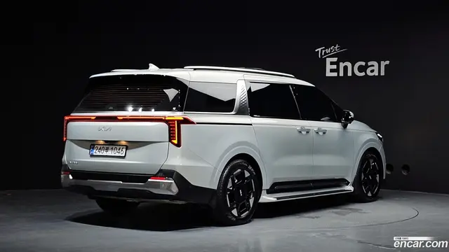 Main__Slider__Photo:Canival Kia 2025.1-1