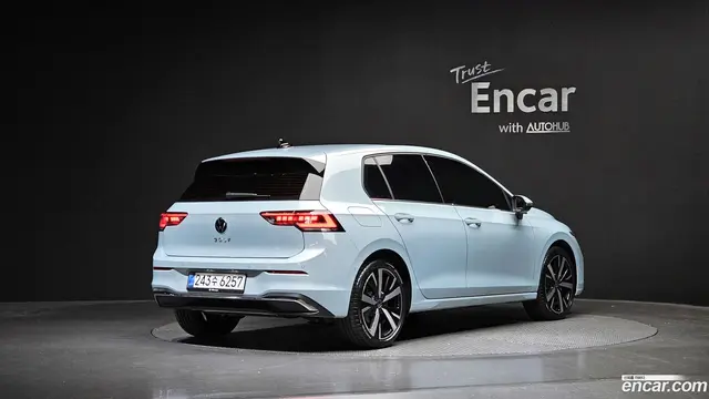 Main__Slider__Photo:Golf Volkswagen 2025.7-1