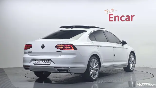 Main__Slider__Photo:Passat Volkswagen 2018.4-1