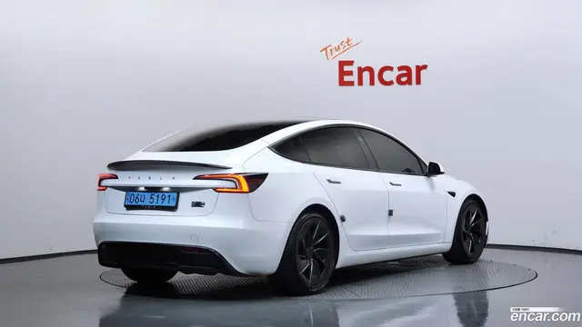 Main__Slider__Photo:Model 3 Tesla 2024.6-1