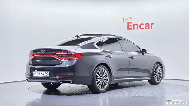 Main__Slider__Photo:Grandeur Hyundai 2017.0-1
