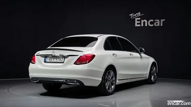 Main__Slider__Photo:C-Class Mercedes-Benz 2017.10-1