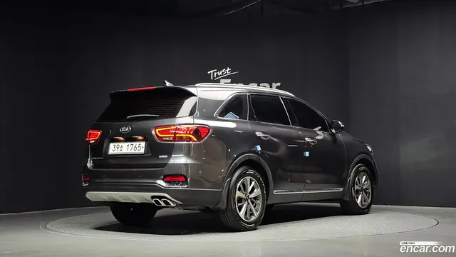 Main__Slider__Photo:Sorento Kia 2018.5-1