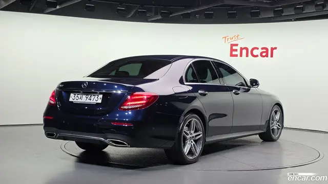 Main__Slider__Photo:E-Class Mercedes-Benz 2019.2-1