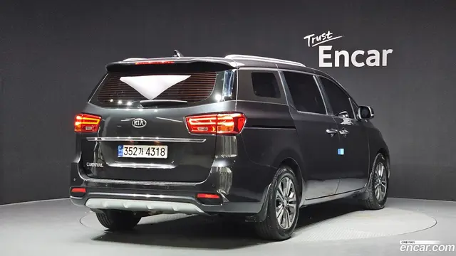 Main__Slider__Photo:Canival Kia 2019.5-1