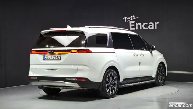 Main__Slider__Photo:Canival Kia 2023.0-1