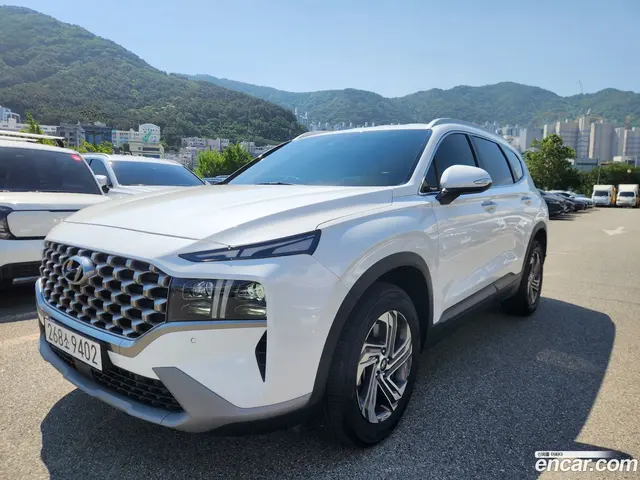 Main__Slider__Photo:Santafe Hyundai 2022.4-1