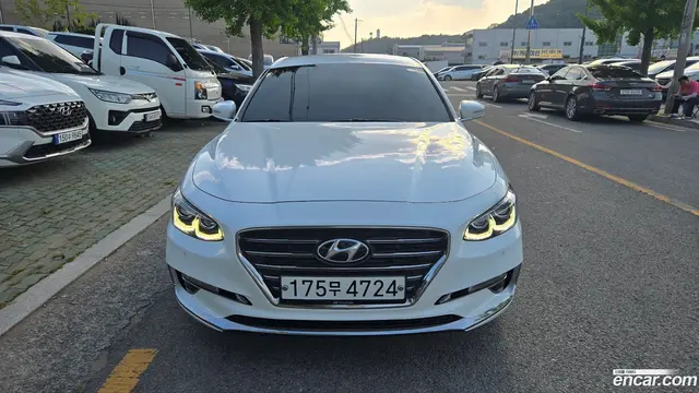 Main__Slider__Photo:Grandeur Hyundai 2016.10-1