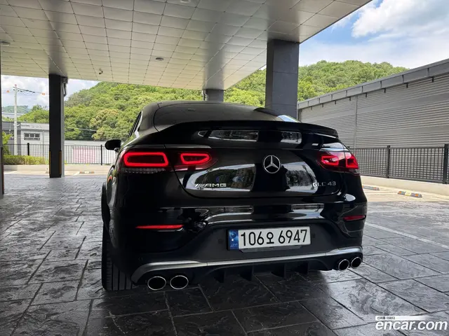 Main__Slider__Photo:GLC-Class Mercedes-Benz 2023.3-1