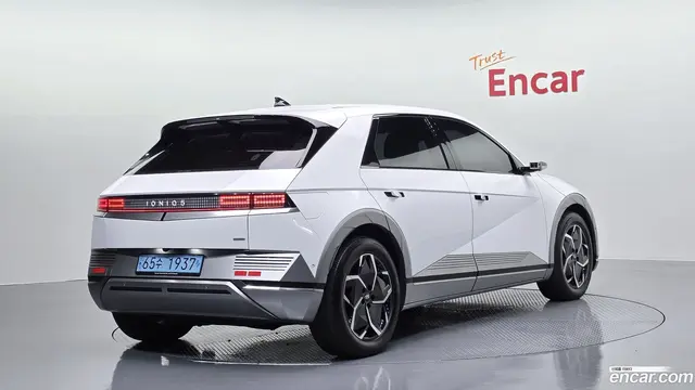 Main__Slider__Photo:Ioniq5 Hyundai 2022.11-1