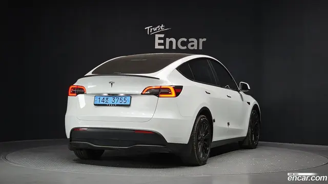 Main__Slider__Photo:Model Y Tesla 2024.2-1