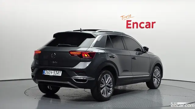 Main__Slider__Photo:T-Roc Volkswagen 2021.4-1