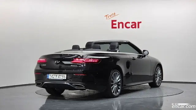 Main__Slider__Photo:E-Class Mercedes-Benz 2021.3-1