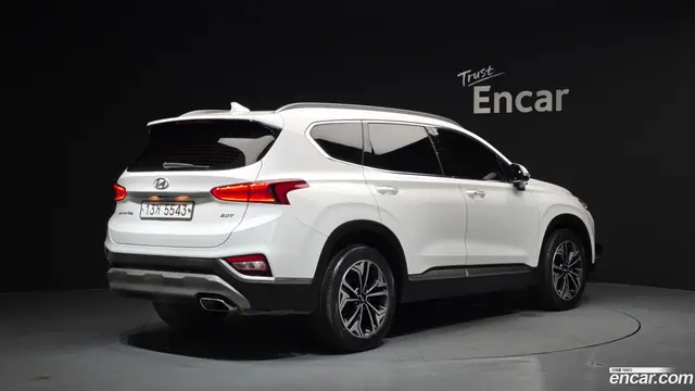 Main__Slider__Photo:Santafe Hyundai 2019.3-1