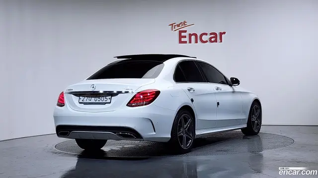 Main__Slider__Photo:C-Class Mercedes-Benz 2015.8-1