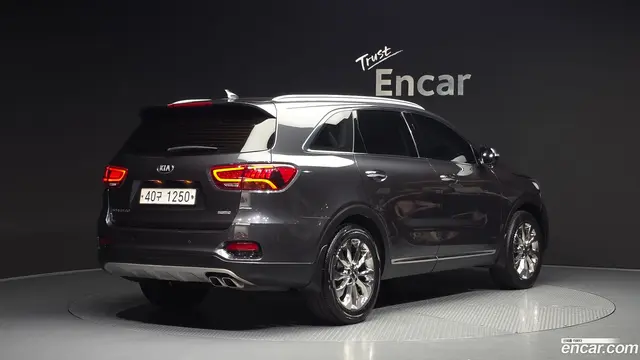 Main__Slider__Photo:Sorento Kia 2019.5-1
