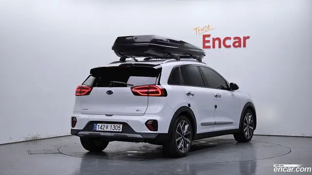 Main__Slider__Photo:Niro Kia 2020.9-1