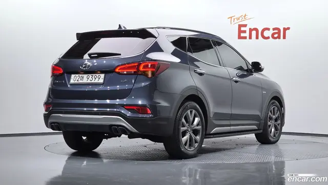 Main__Slider__Photo:Santafe Hyundai 2017.5-1