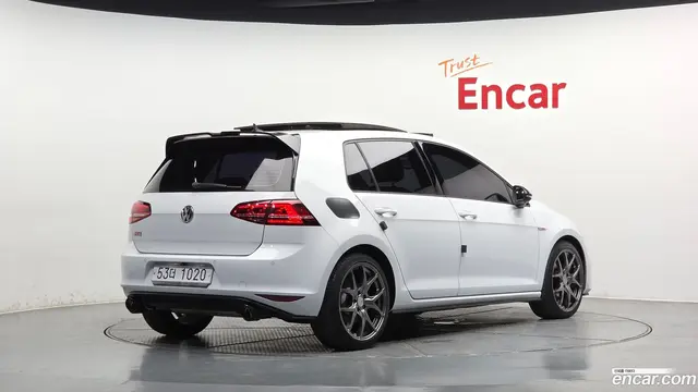 Main__Slider__Photo:Golf Volkswagen 2014.11-1
